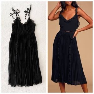 NWOT Lulus Never a Dull Moment Black Tie-Strap Pleated Midi Dress Medium